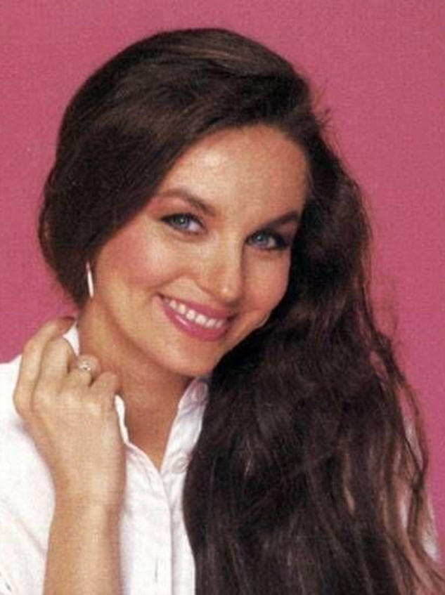 20+ Best Crystal Gayle Hair Women Hairstyles and Haircuts 2024