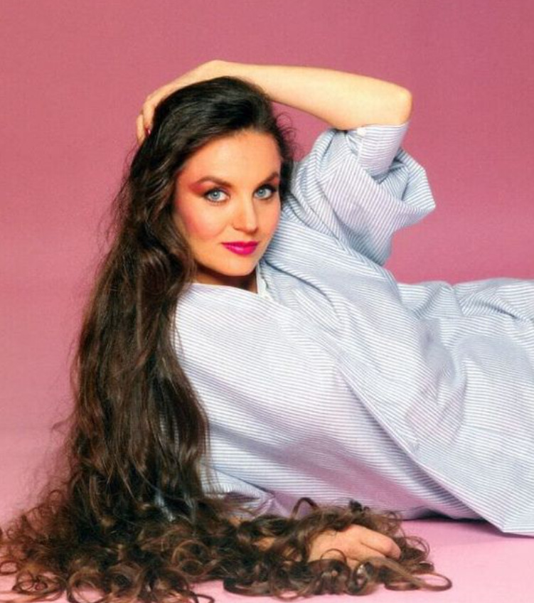 Best Crystal Gayle Images Long Hair Styles Crystal Gayle Hair | My XXX ...